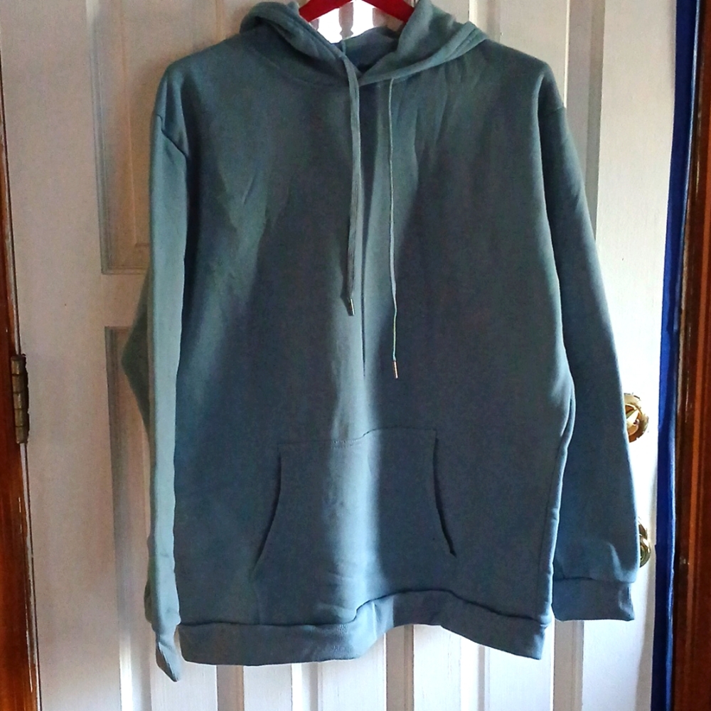 Realessentíals size L.
